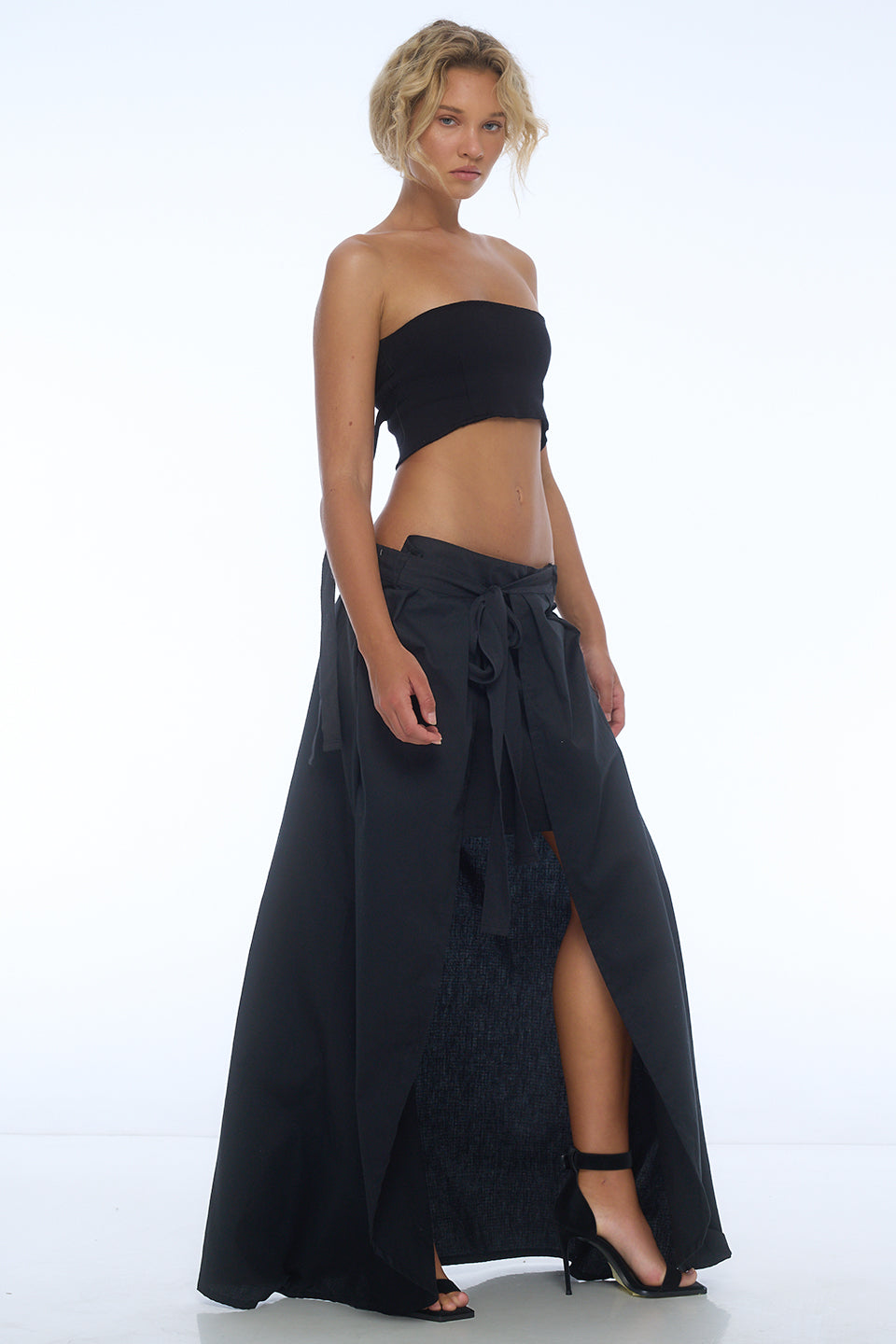 BLACK TUBE TOP WITH STRAPS – Curlyhouse