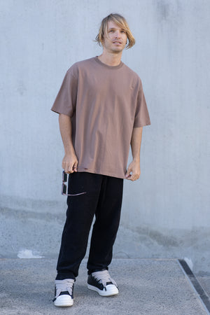 ESSENTIAL BROWN TEE