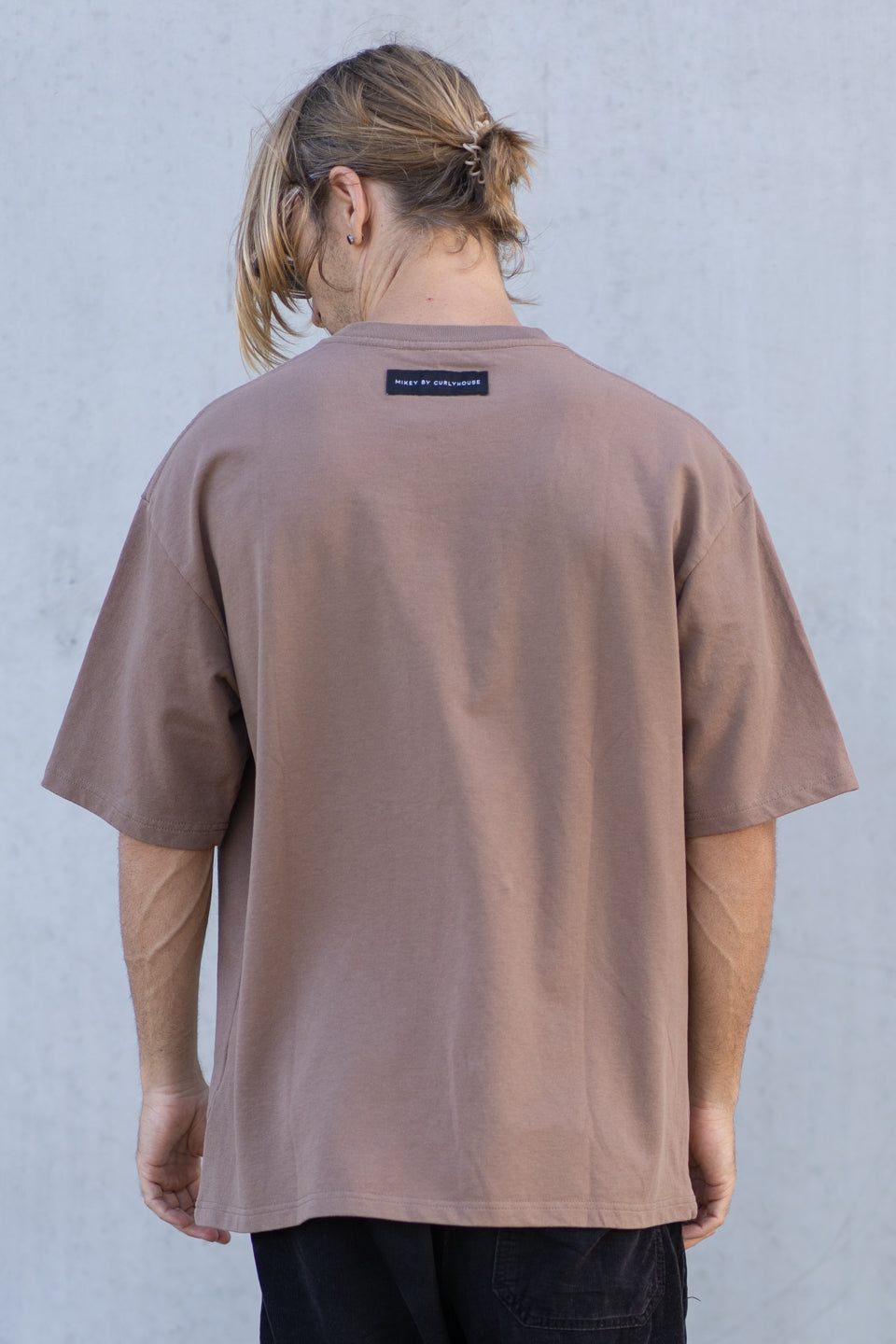 ESSENTIAL BROWN TEE