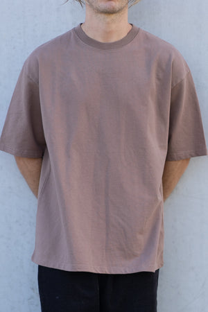 ESSENTIAL BROWN TEE