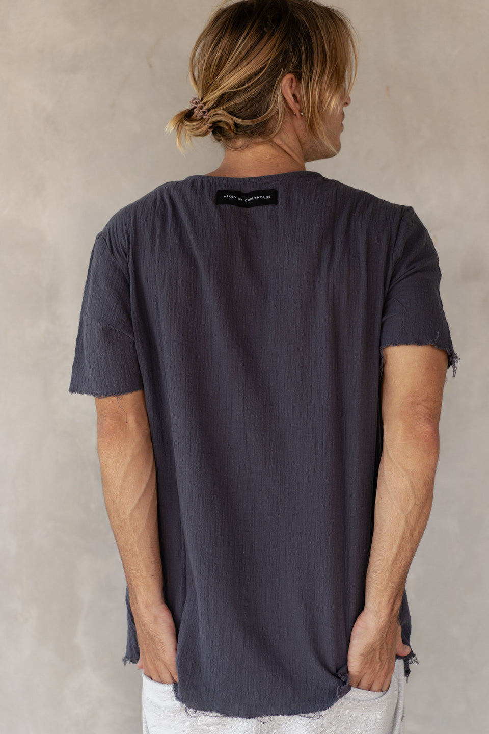 LONG TEE CHARCOAL