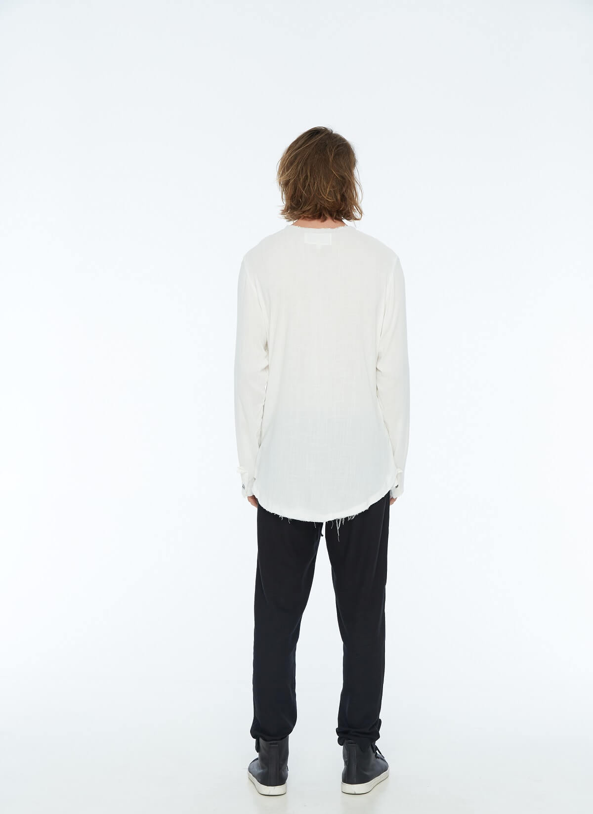 FRAYED COLLARLESS SHIRT (WHITE)