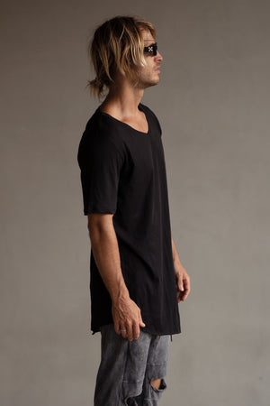 BLACK ULTRA LITE V-NECK